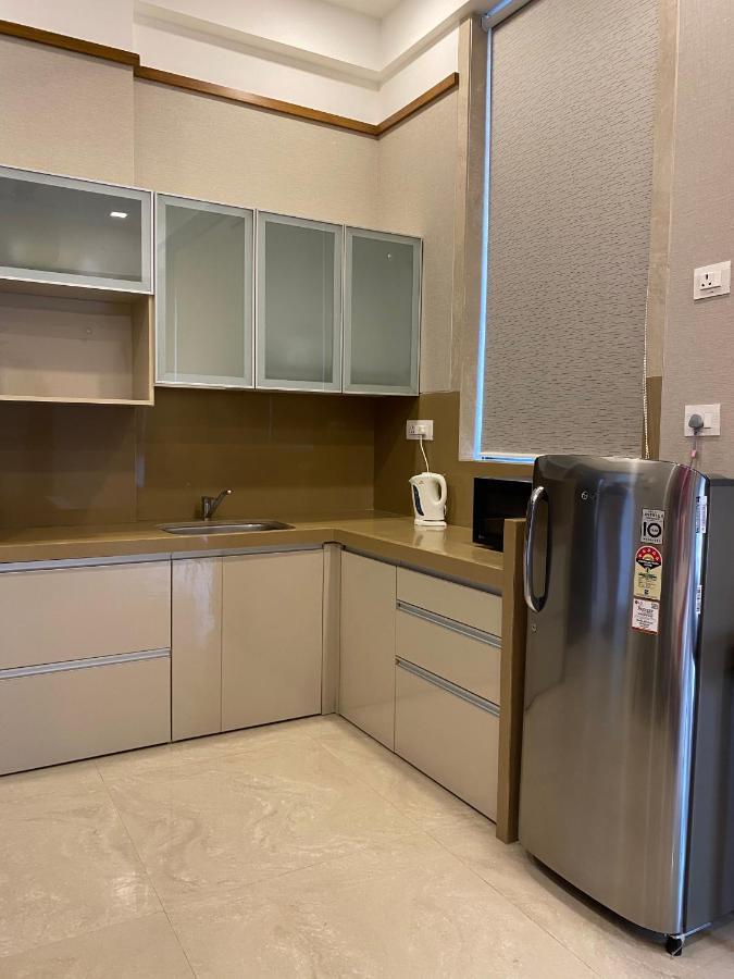 Theory9 Premium Service Apartments Khar Мумбай Екстериор снимка