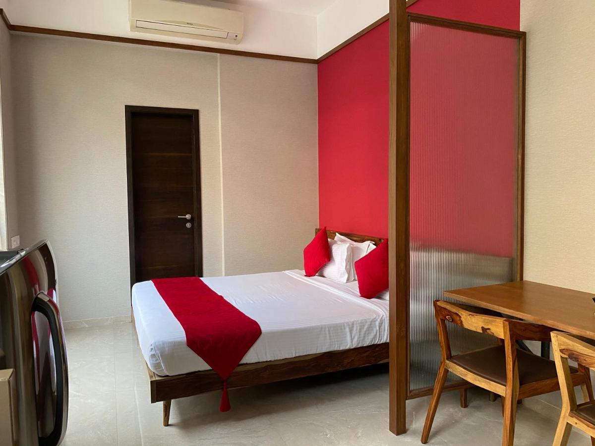 Theory9 Premium Service Apartments Khar Мумбай Екстериор снимка