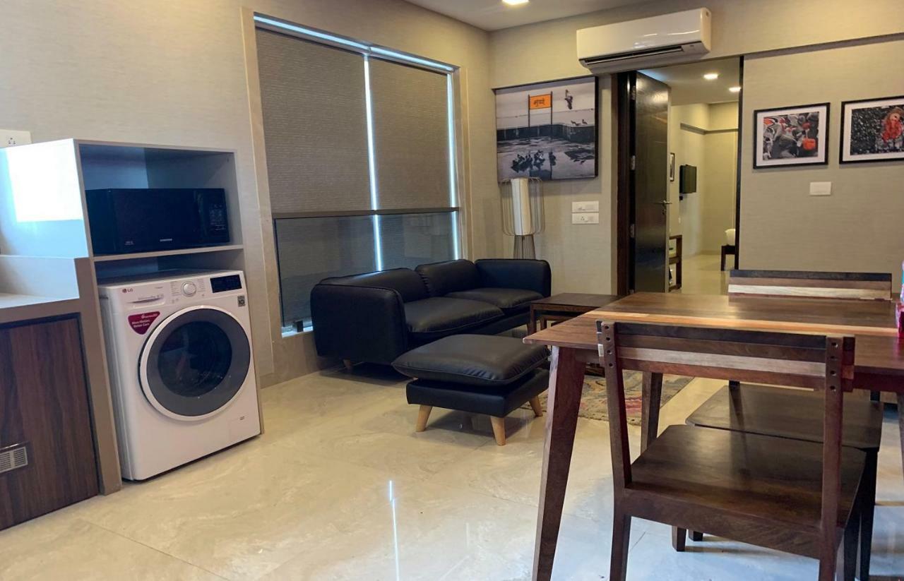 Theory9 Premium Service Apartments Khar Мумбай Екстериор снимка