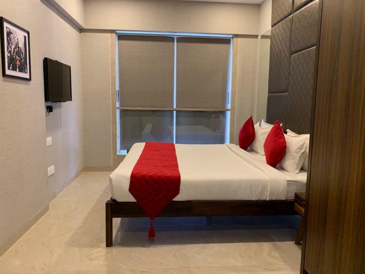 Theory9 Premium Service Apartments Khar Мумбай Екстериор снимка
