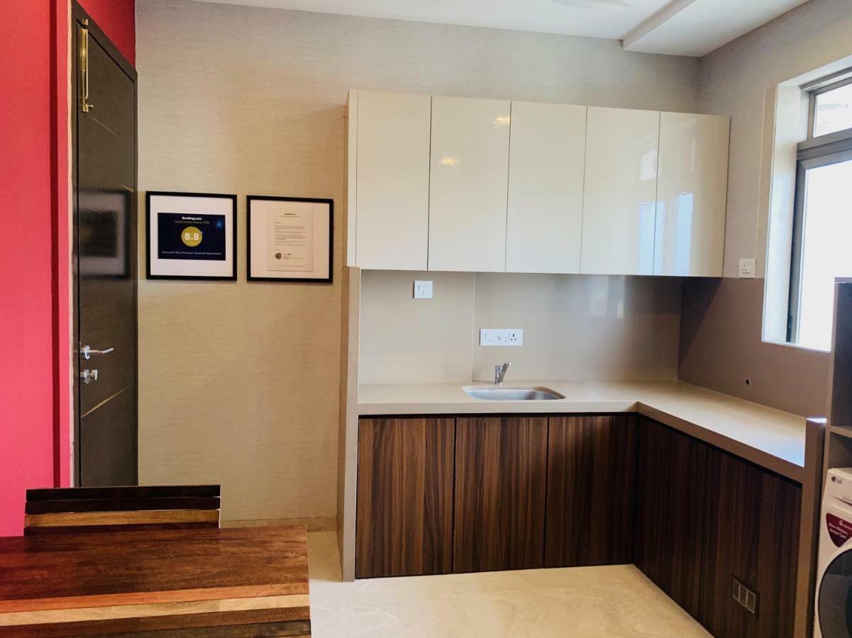 Theory9 Premium Service Apartments Khar Мумбай Екстериор снимка